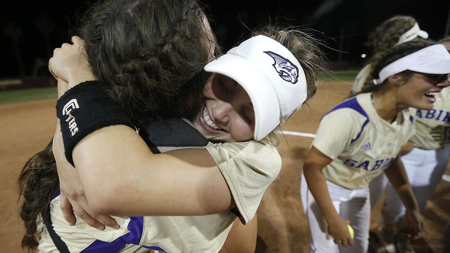 Sabino completes dominant postseason run with 3A softball championship
